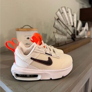 DW Home Kids' Sneakers in White with Neon Orange Accents
